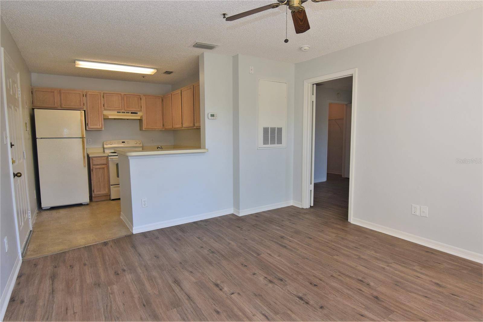 Sarasota, FL 34238,4021 CROCKERS LAKE BLVD #13