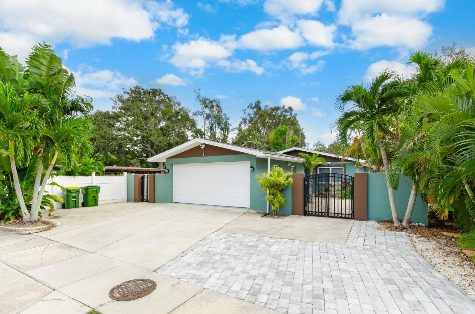 Sarasota, FL 34237,2598 WOOD ST