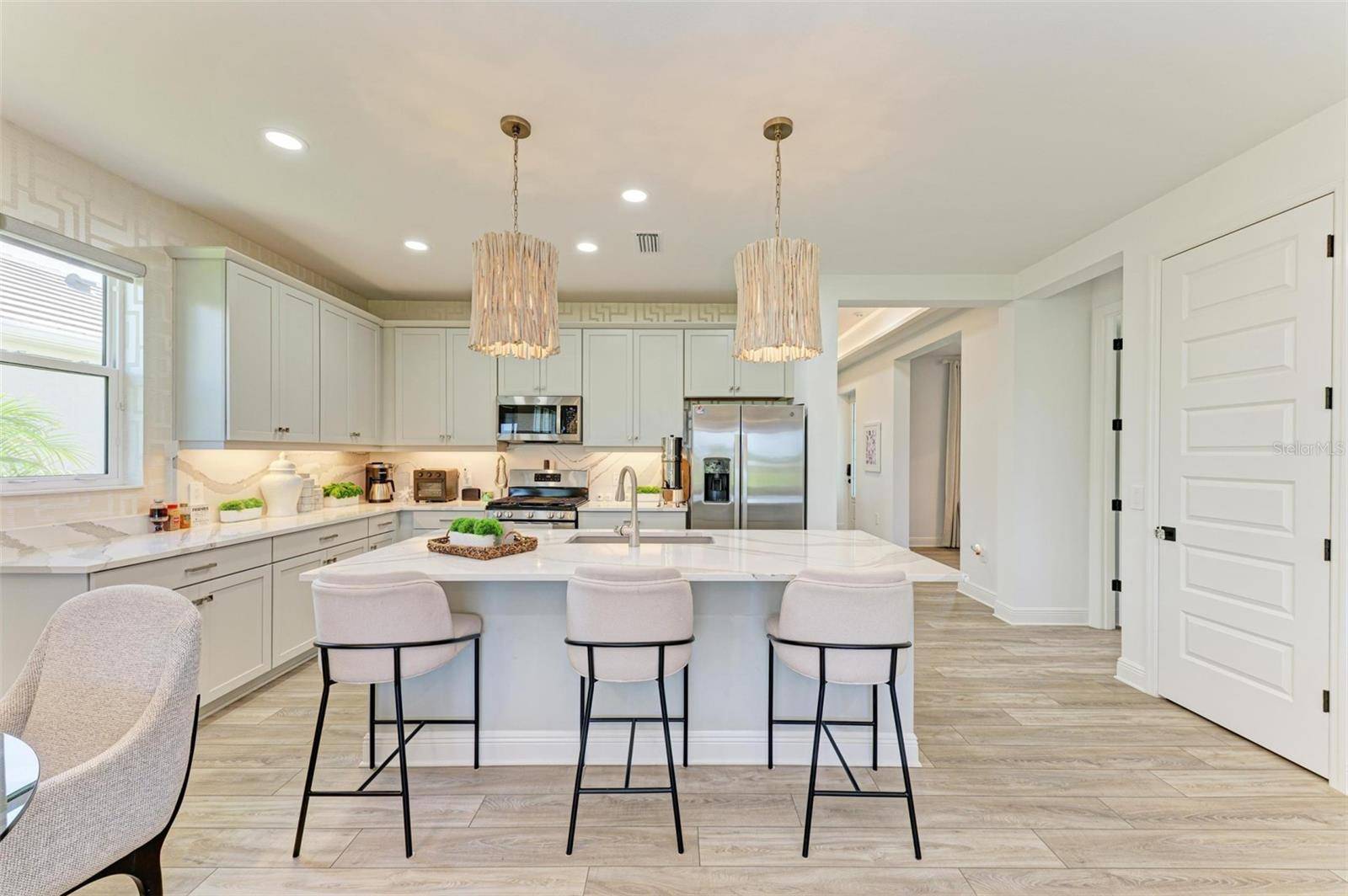 Sarasota, FL 34240,1007 WATERLINE CT