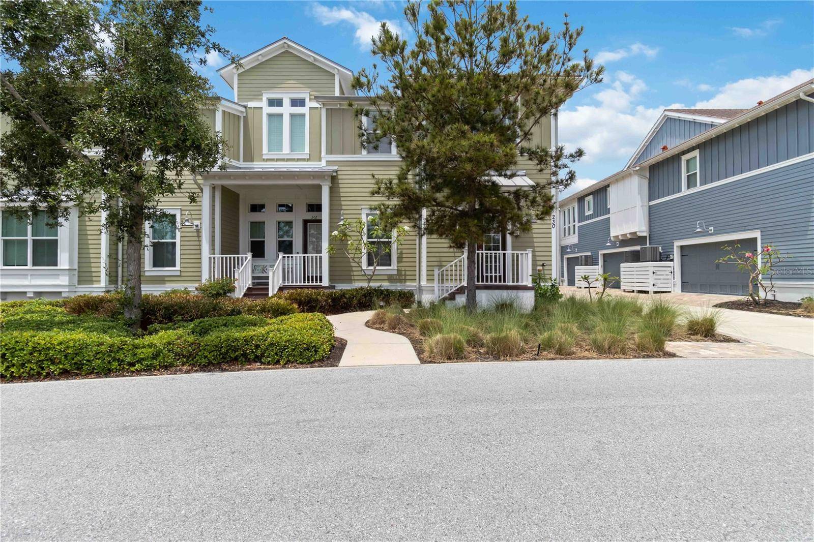 Bradenton, FL 34209,230 SAPPHIRE LAKE DR #201
