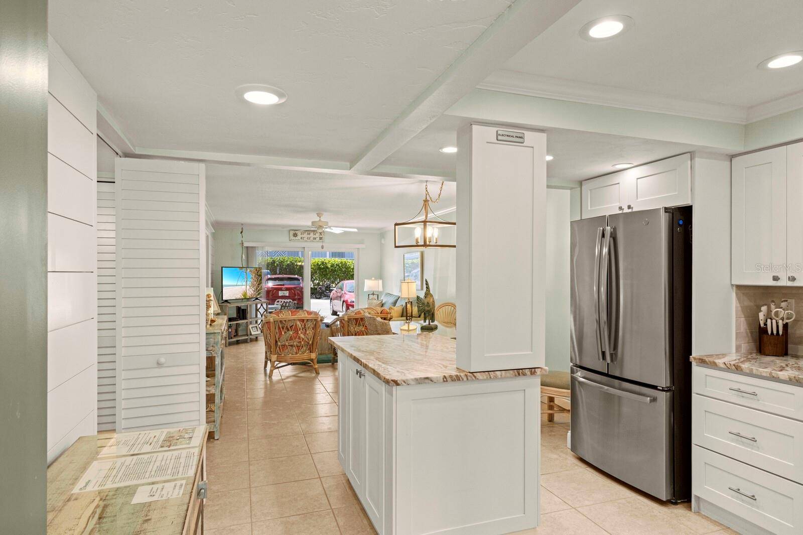 Holmes Beach, FL 34217,7100 GULF DR #114