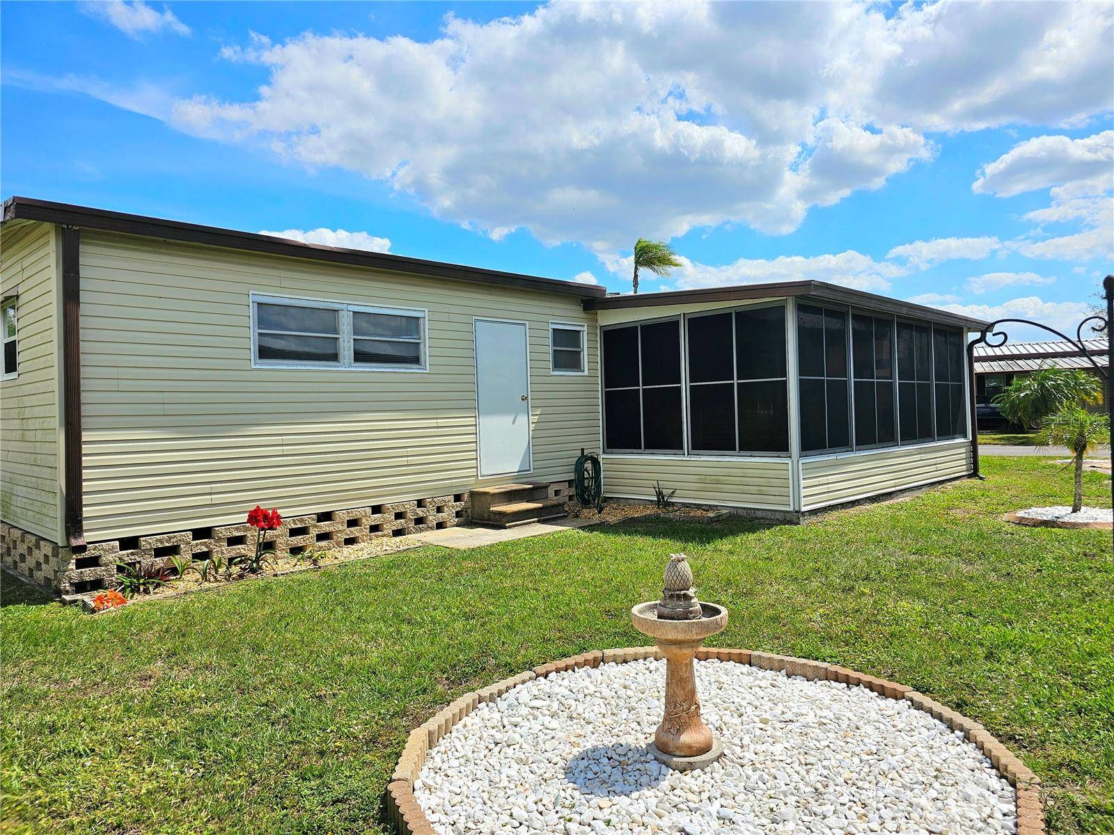 Bradenton, FL 34203,5316 53RD AVE E #Q111