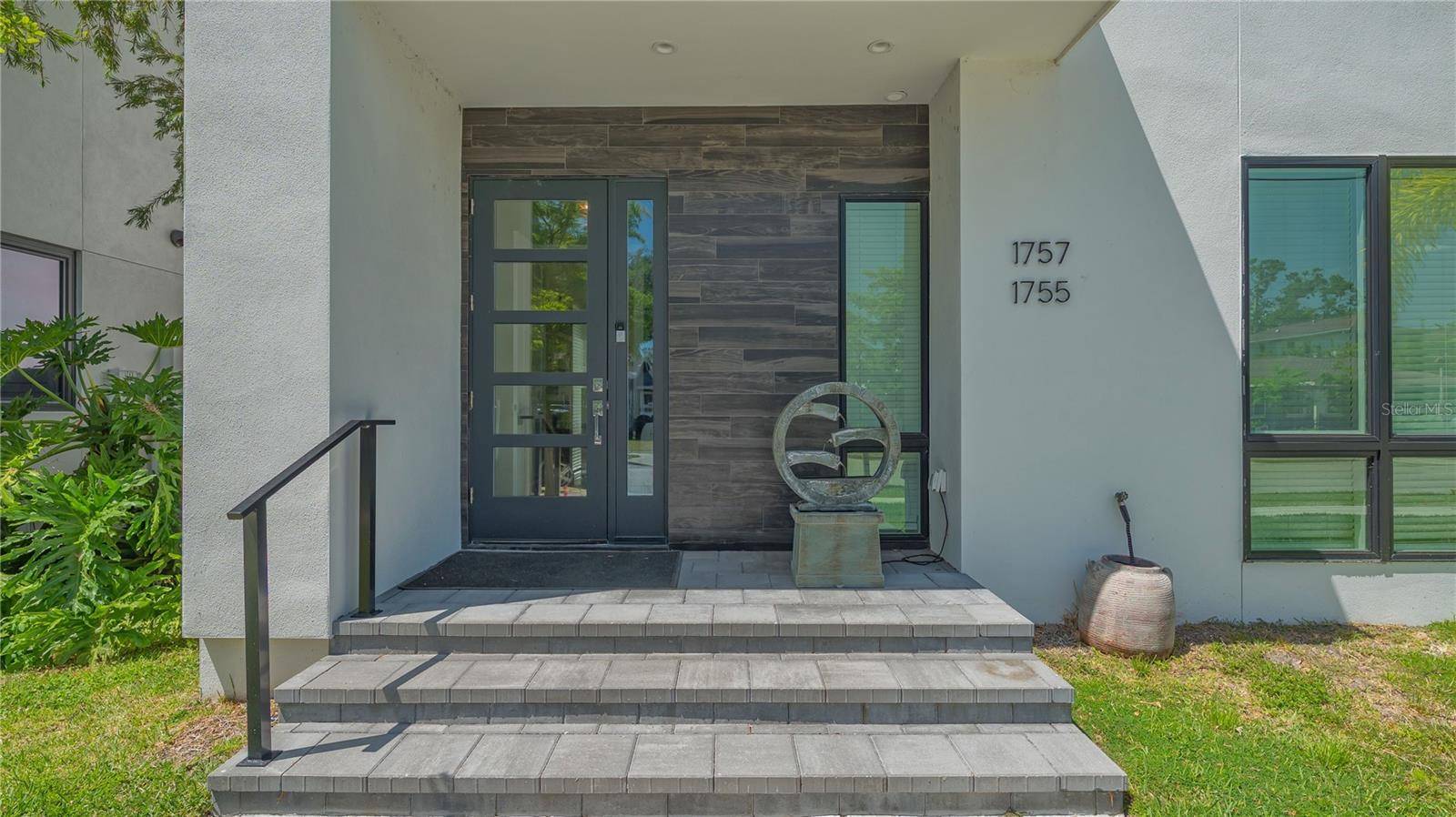 Sarasota, FL 34236,1755 7TH ST