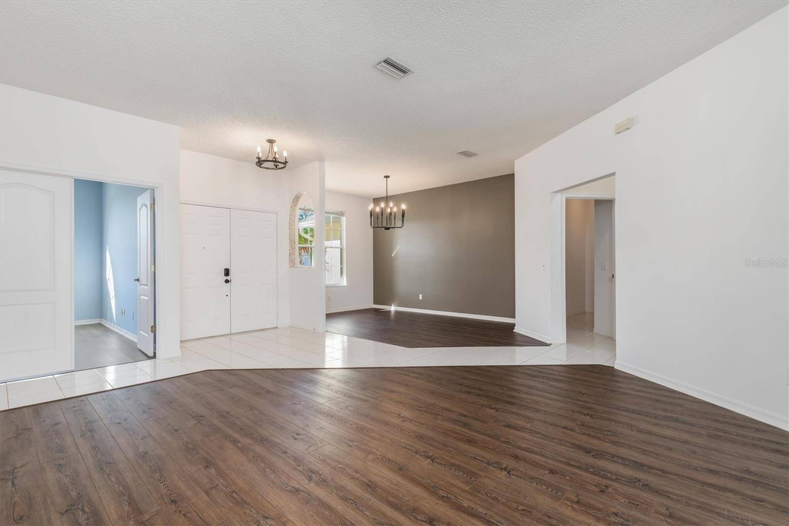 Sarasota, FL 34238,4063 WESTBOURNE CIR
