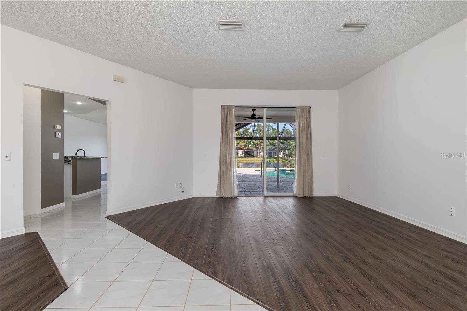 Sarasota, FL 34238,4063 WESTBOURNE CIR