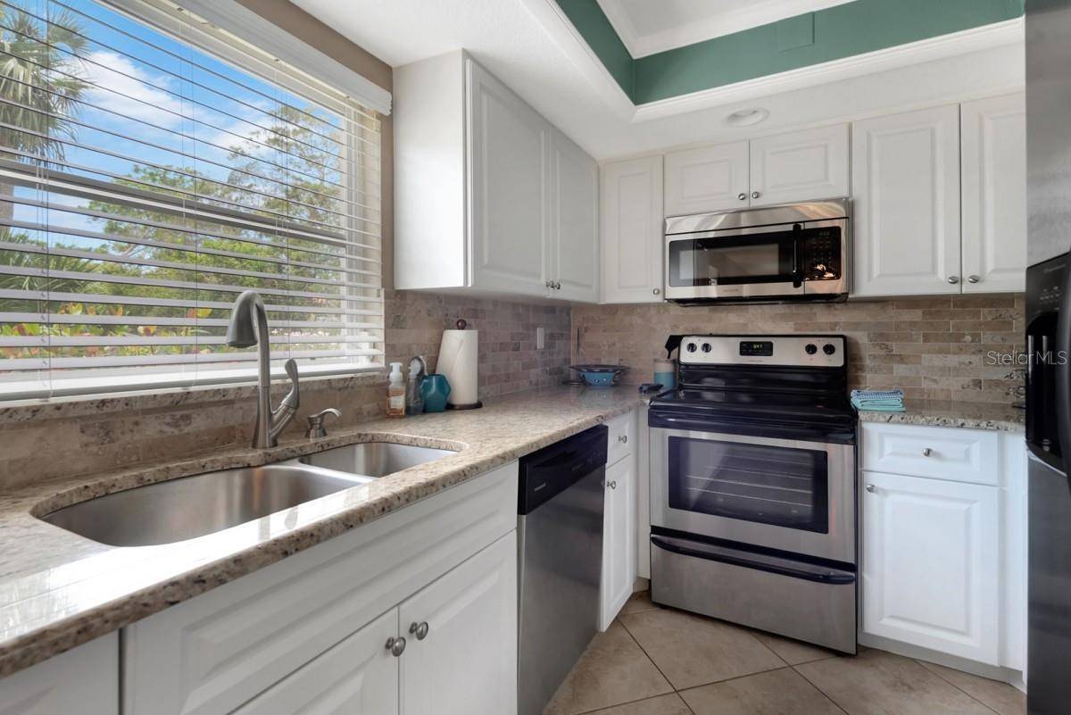Holmes Beach, FL 34217,600 MANATEE AVE #143
