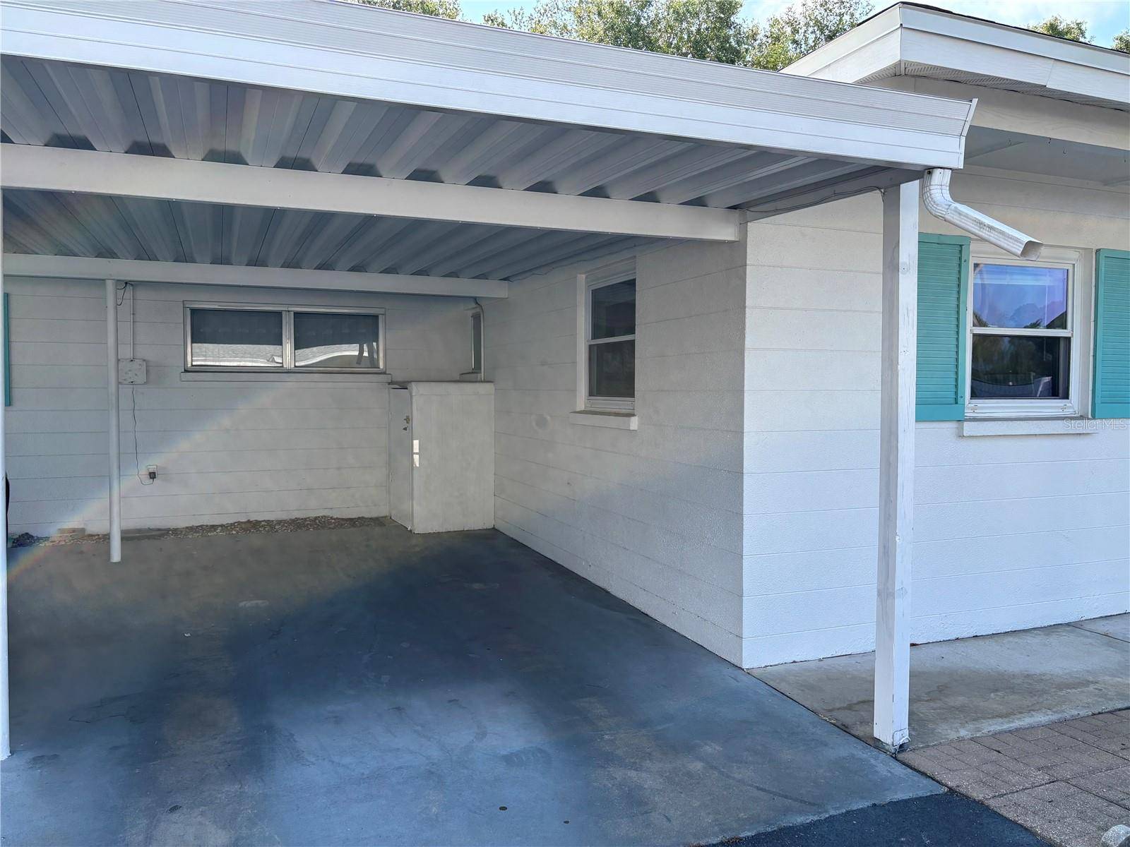Bradenton, FL 34207,6074 ARLENE WAY #5