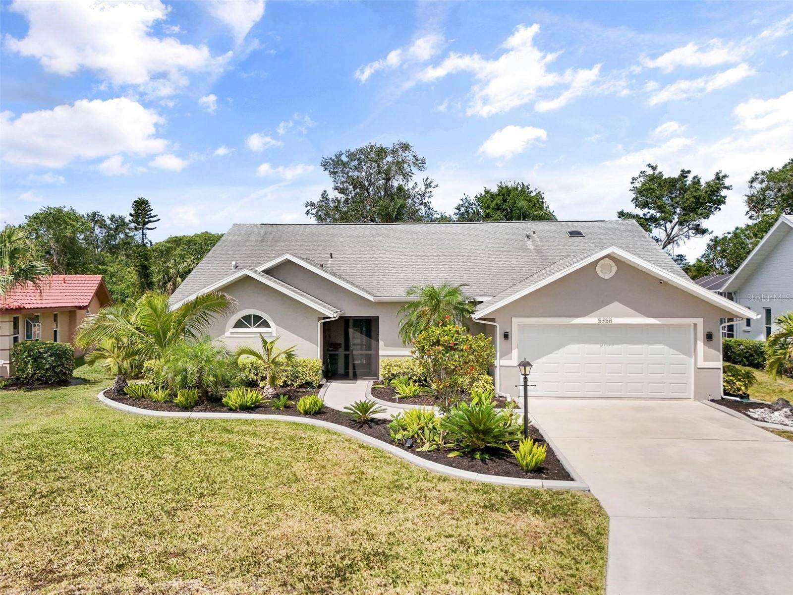 Sarasota, FL 34243,5750 CARRIAGE DR