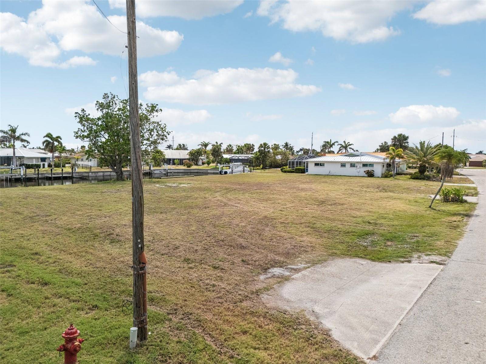 Punta Gorda, FL 33950,174 CRESCENT DR
