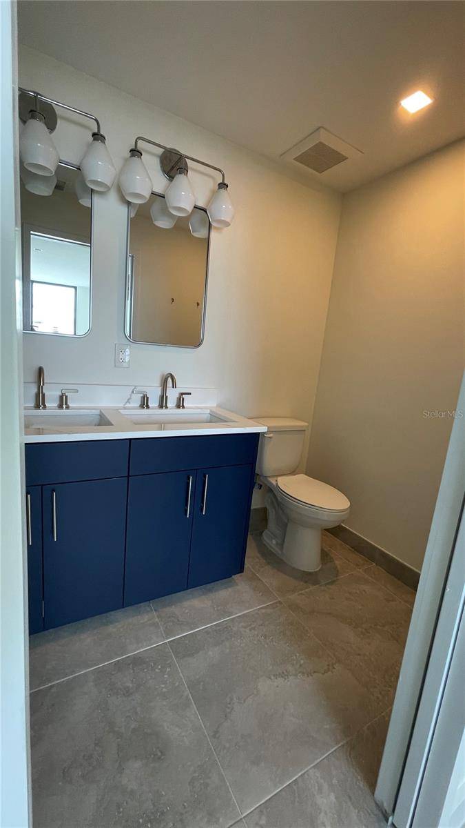 Sarasota, FL 34236,1558 4TH ST #216