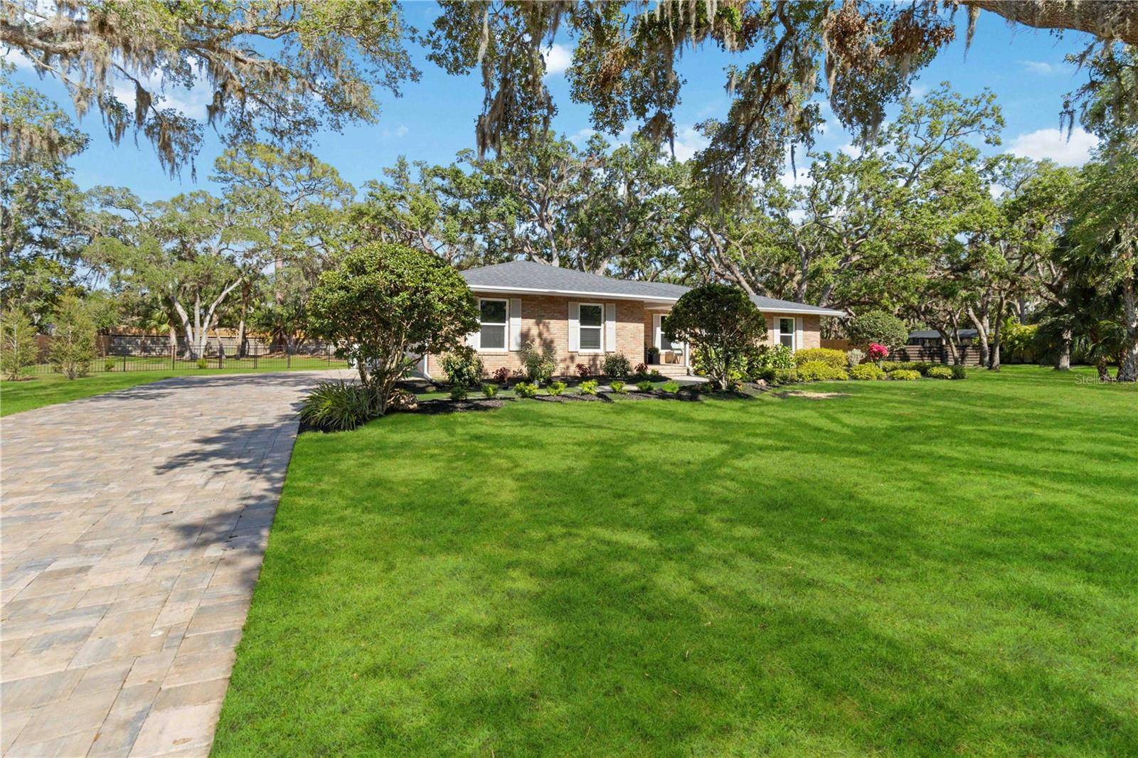 Sarasota, FL 34232,4928 HIDDEN OAKS TRL