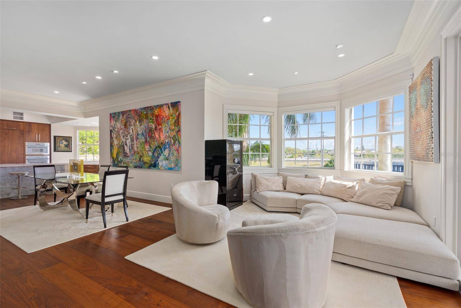 Sarasota, FL 34231,5531 CANNES CIR #201