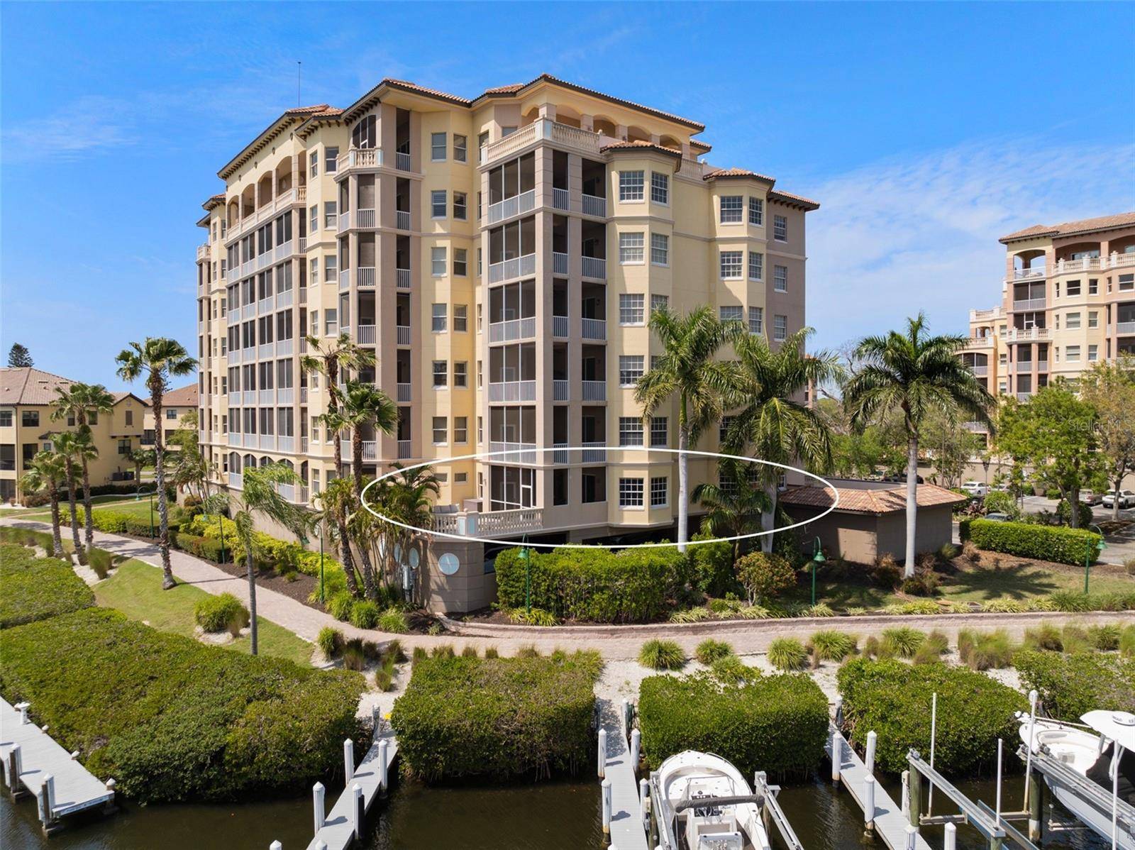 Sarasota, FL 34231,5531 CANNES CIR #201