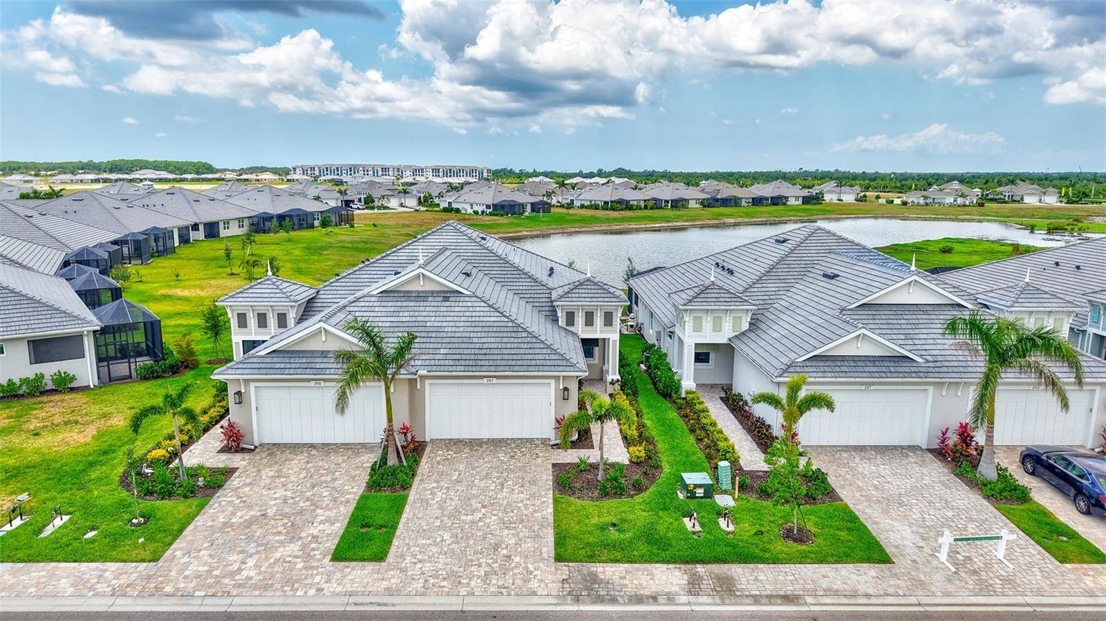 Bradenton, FL 34212,251 OKEEFFE CIR