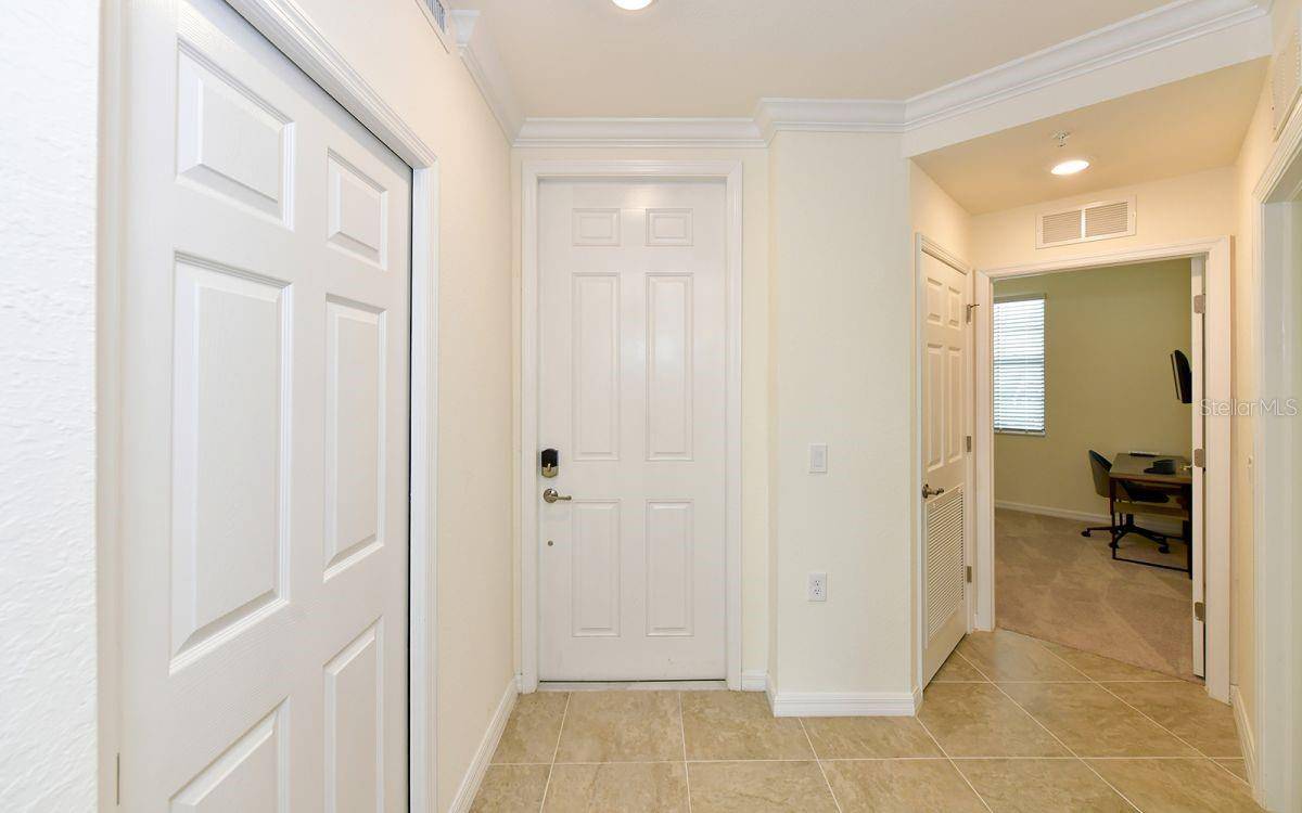 Bradenton, FL 34211,17520 GAWTHROP DR #101