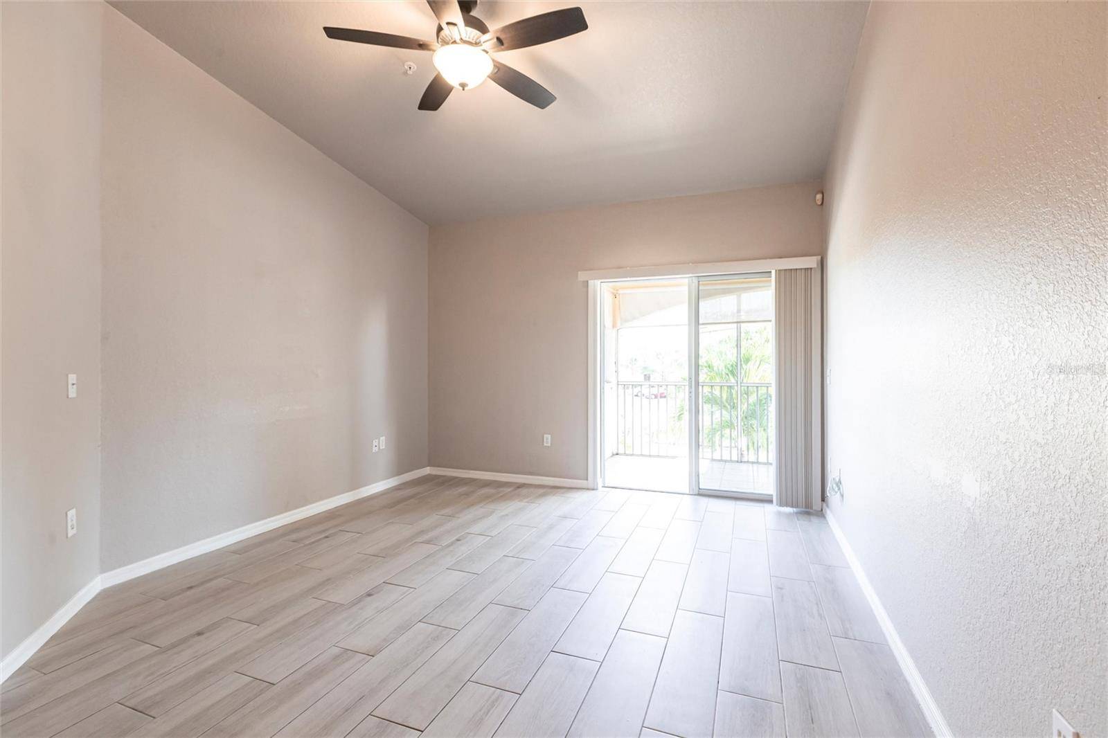 Fort Myers, FL 33919,12505 MCGREGOR BLVD #213B