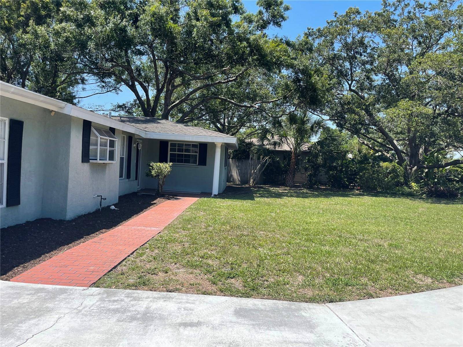 Sarasota, FL 34237,236 DAVIS BLVD