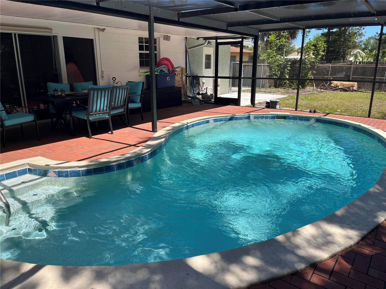 Sarasota, FL 34237,236 DAVIS BLVD