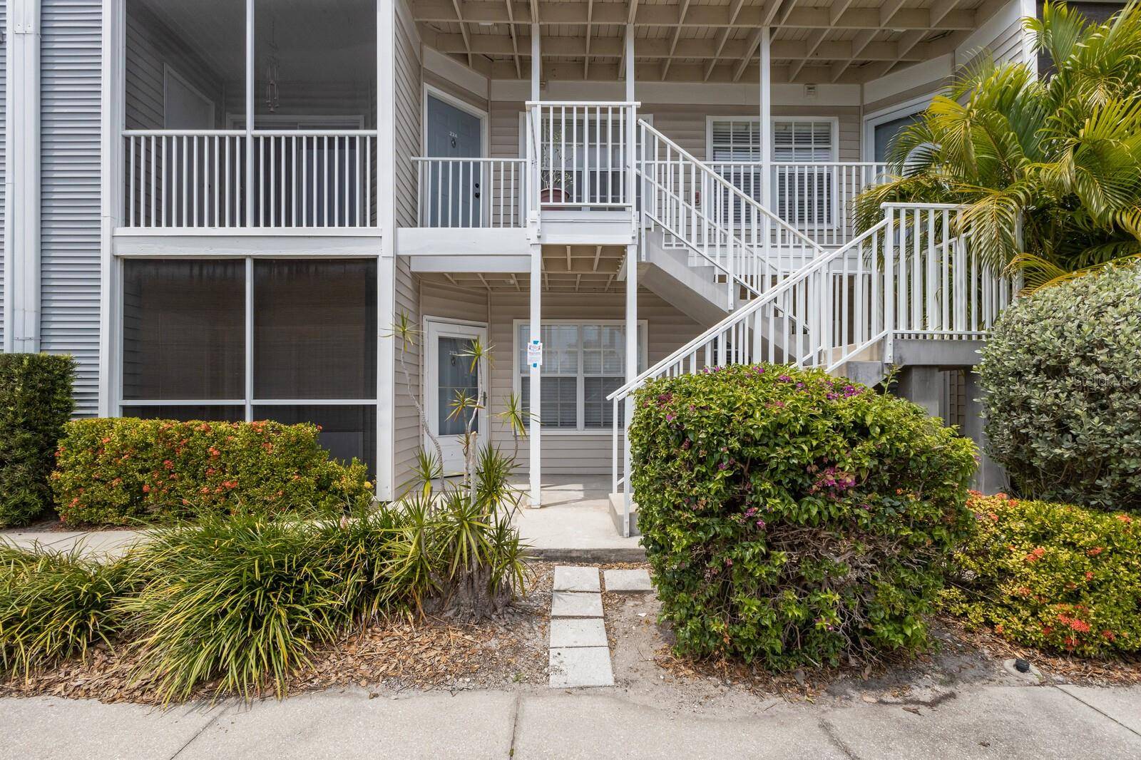Sarasota, FL 34236,850 S TAMIAMI TRL #203