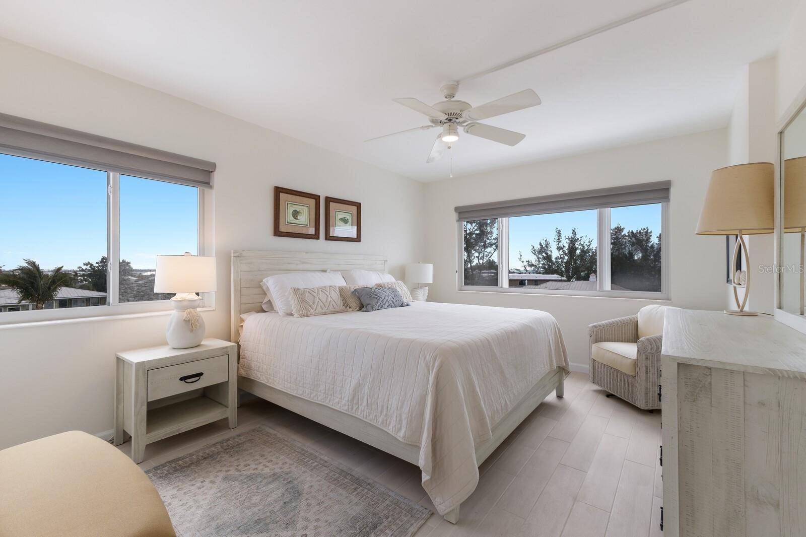 Holmes Beach, FL 34217,5200 GULF DR #408