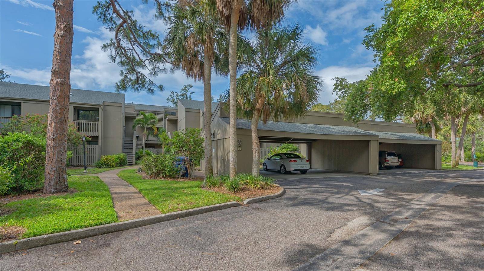 Osprey, FL 34229,107 WOODLAND PL #107