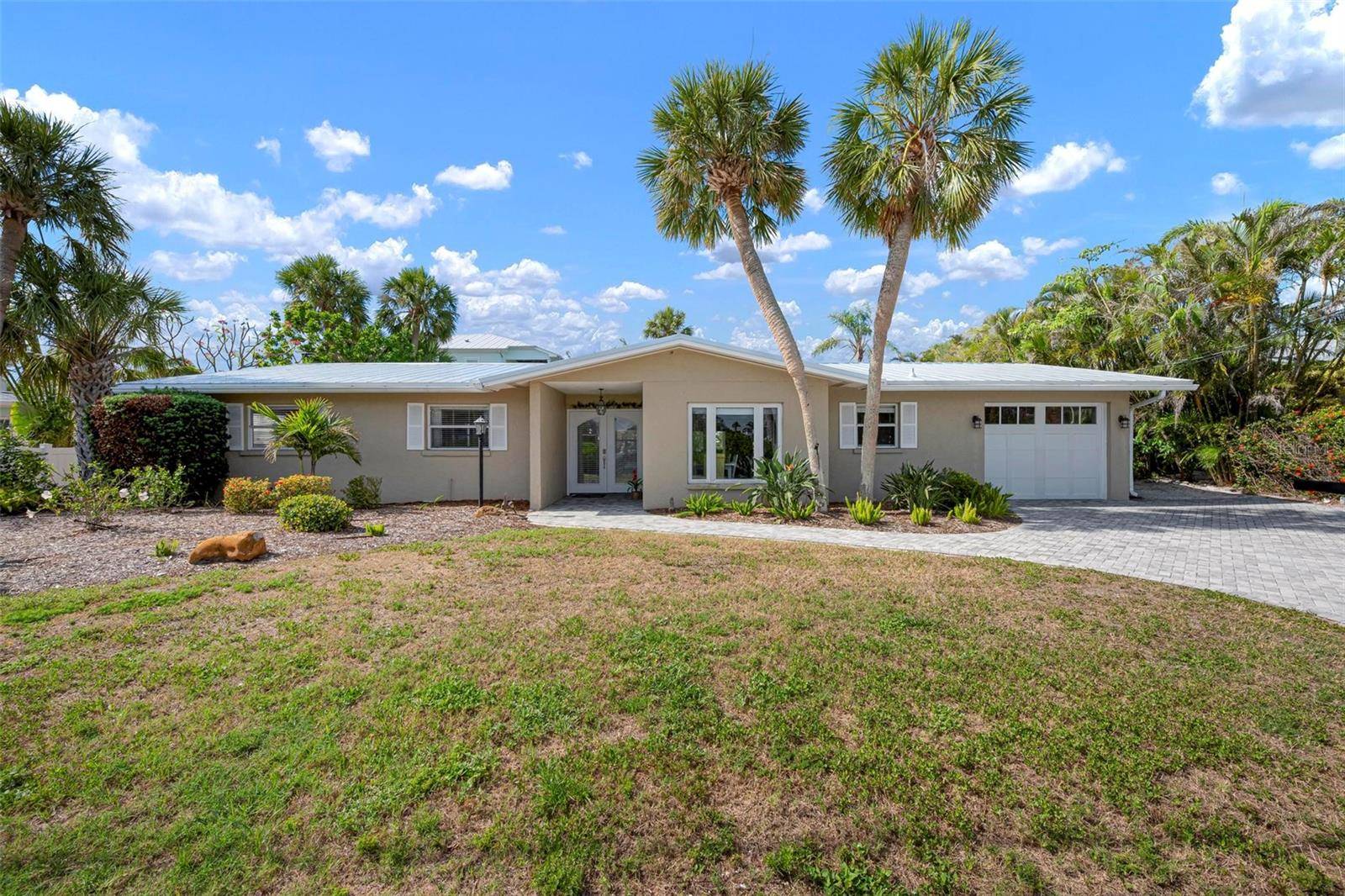Holmes Beach, FL 34217,602 BARONET LN