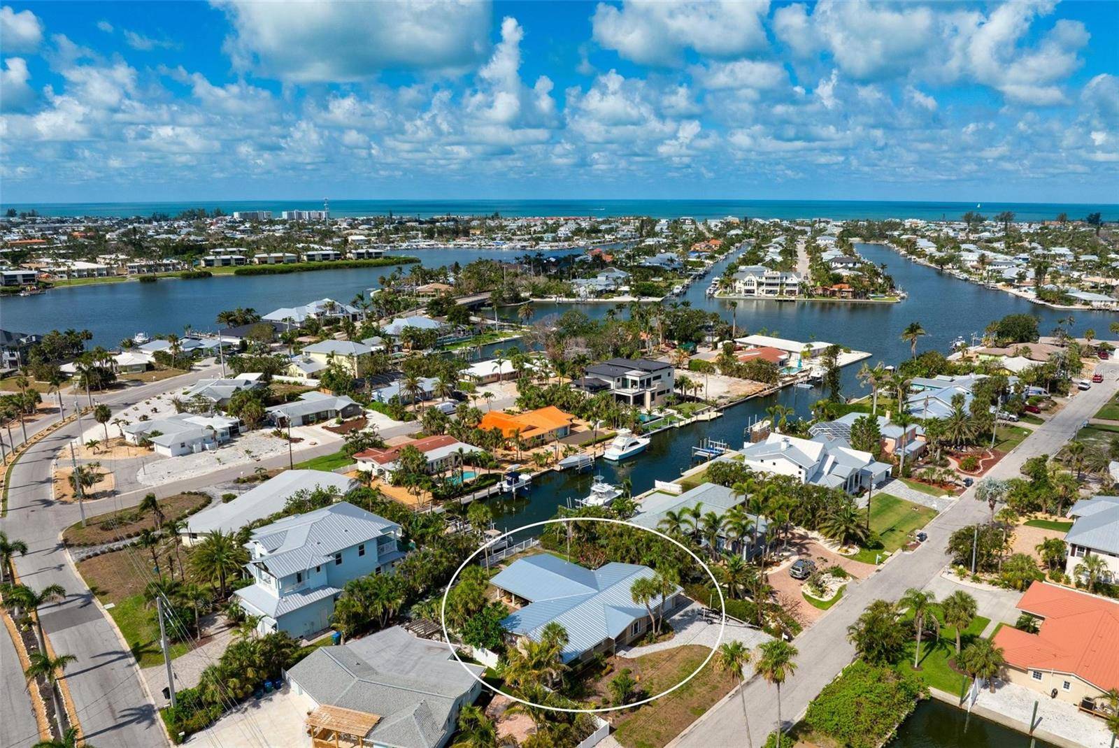 Holmes Beach, FL 34217,602 BARONET LN