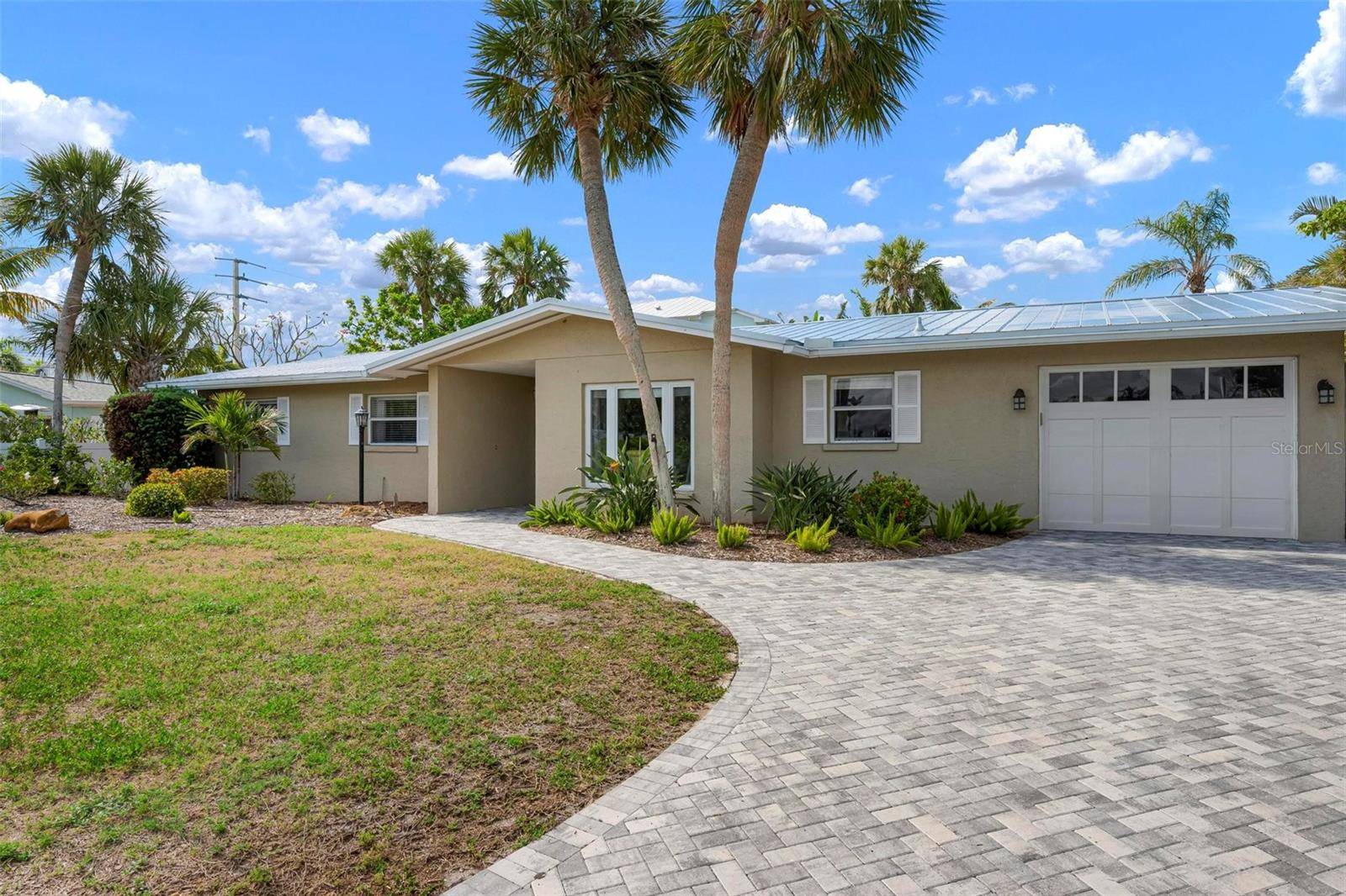 Holmes Beach, FL 34217,602 BARONET LN