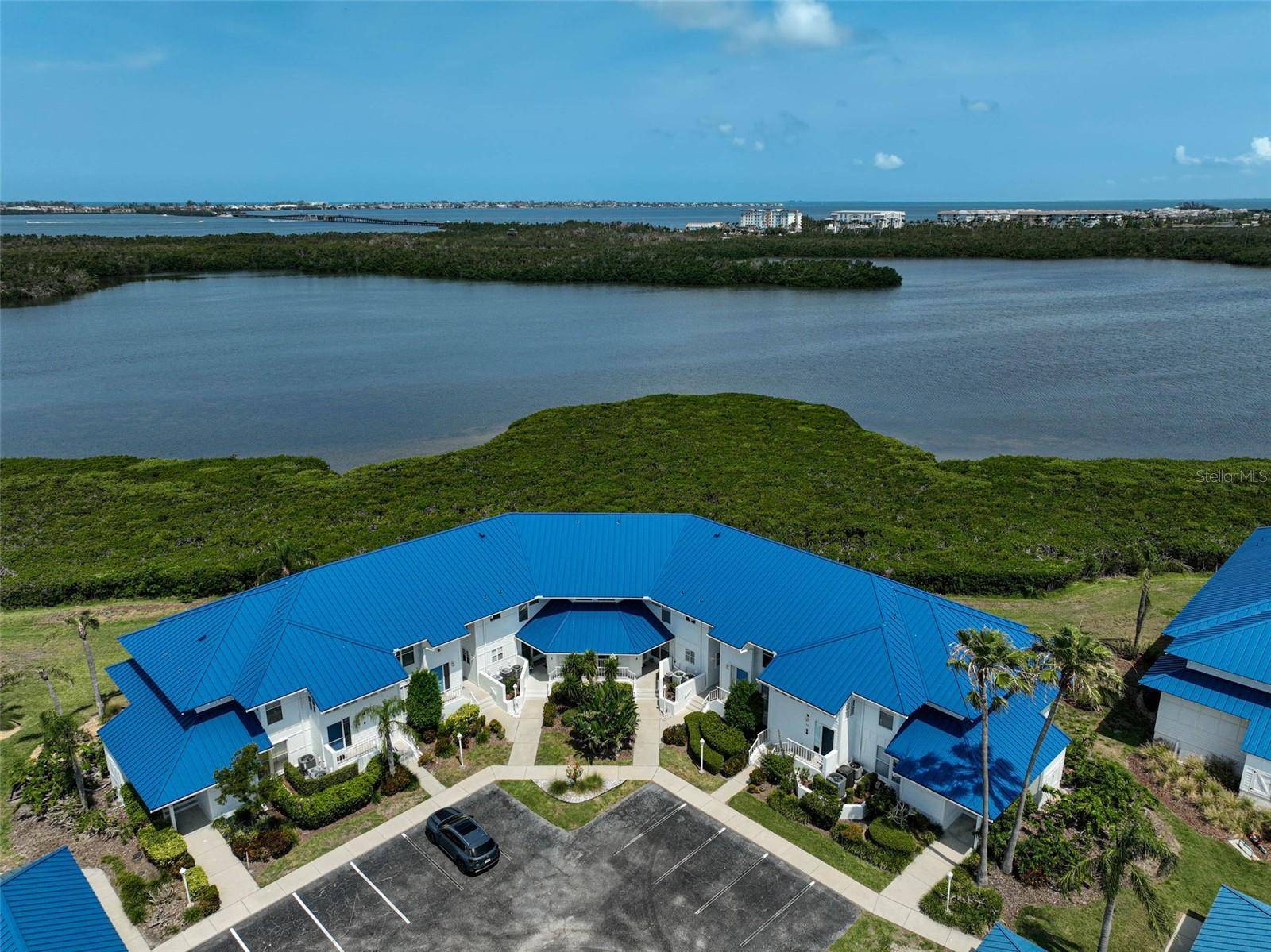 Bradenton, FL 34209,939 SANDPIPER CIR