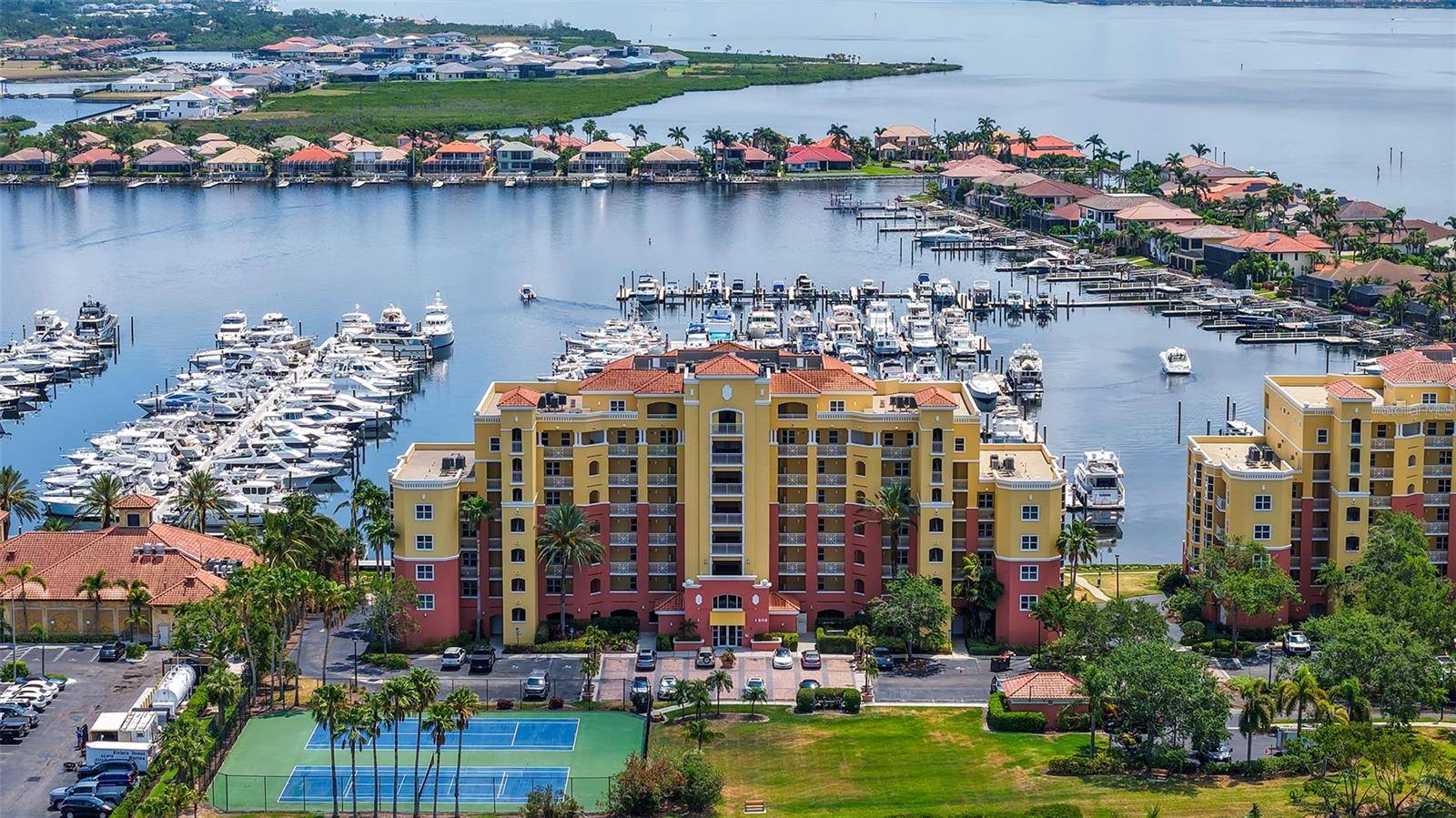 Palmetto, FL 34221,606 RIVIERA DUNES WAY #306