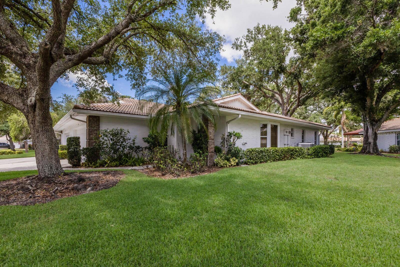 Bradenton, FL 34203,5712 GARDEN LAKES DR