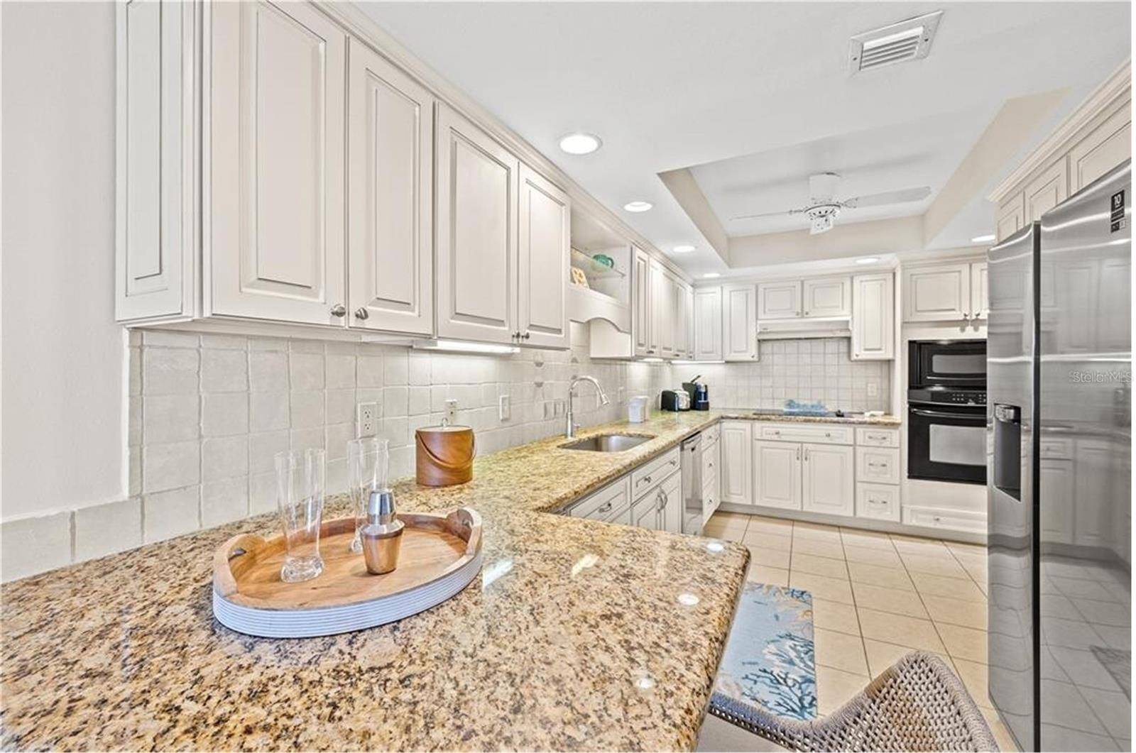 Sarasota, FL 34236,1212 BENJAMIN FRANKLIN DR #701