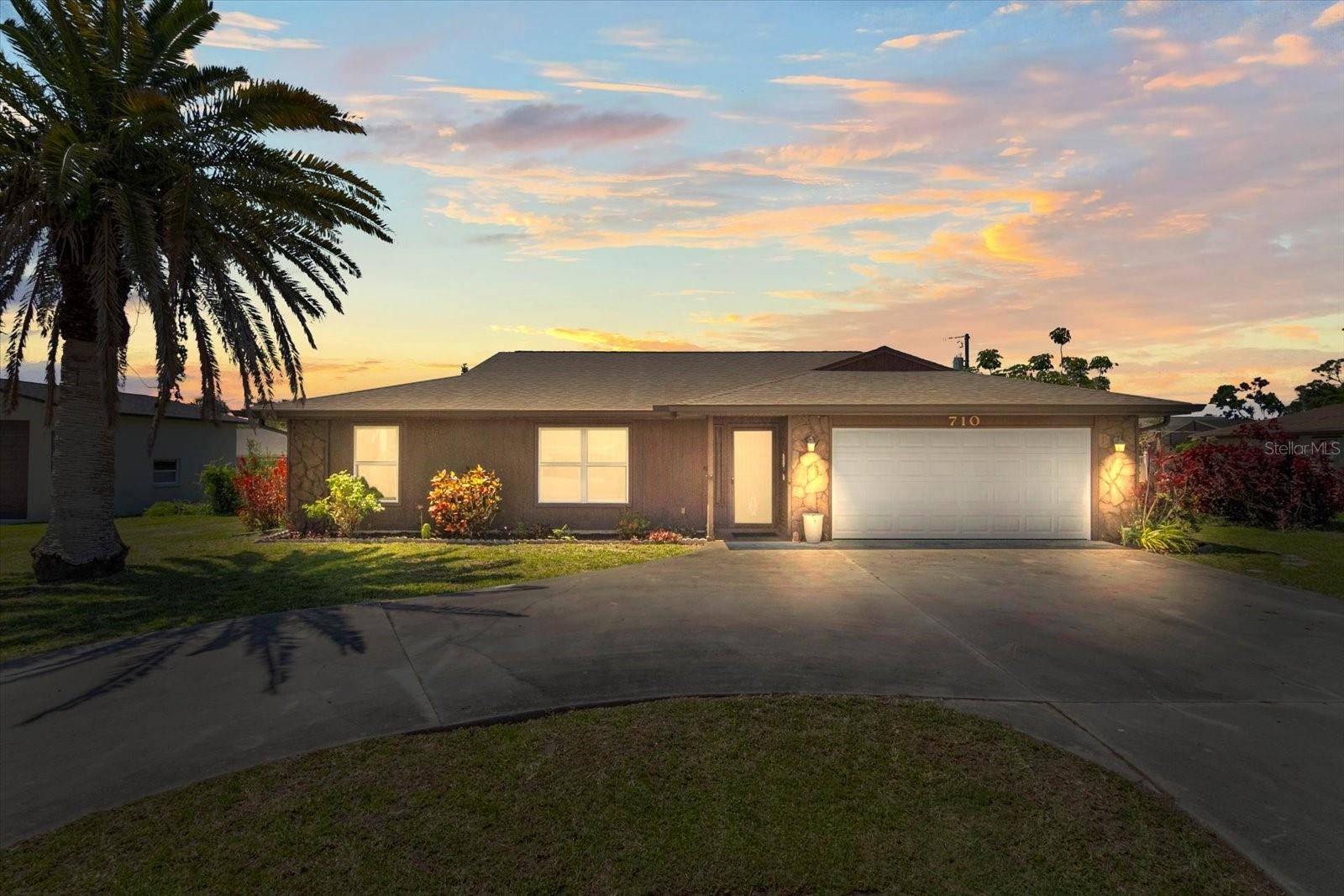 Venice, FL 34293,710 BEVERLY RD