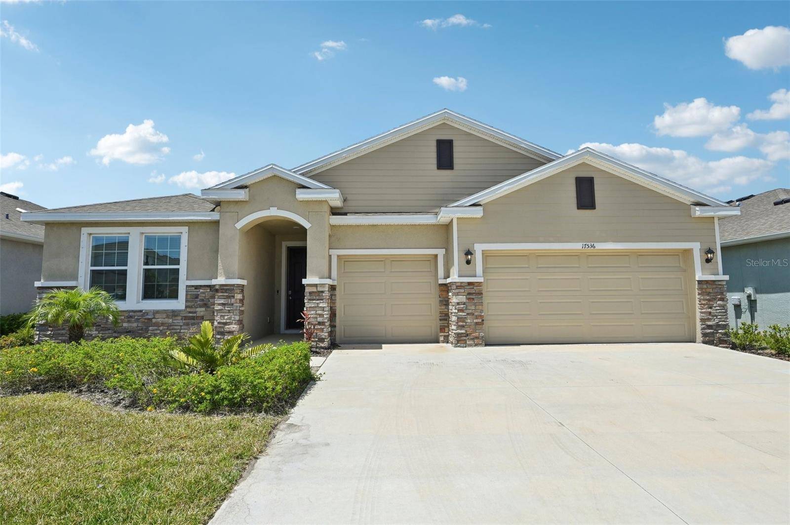 Bradenton, FL 34211,17536 CANTARINA CV