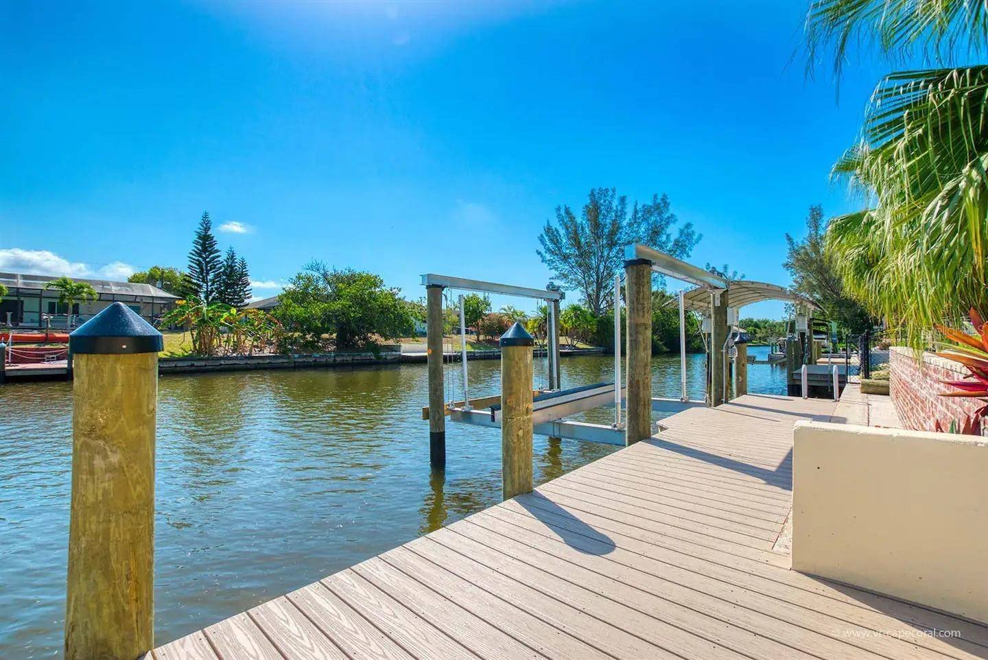 Cape Coral, FL 33904,3211 SE 4TH PL