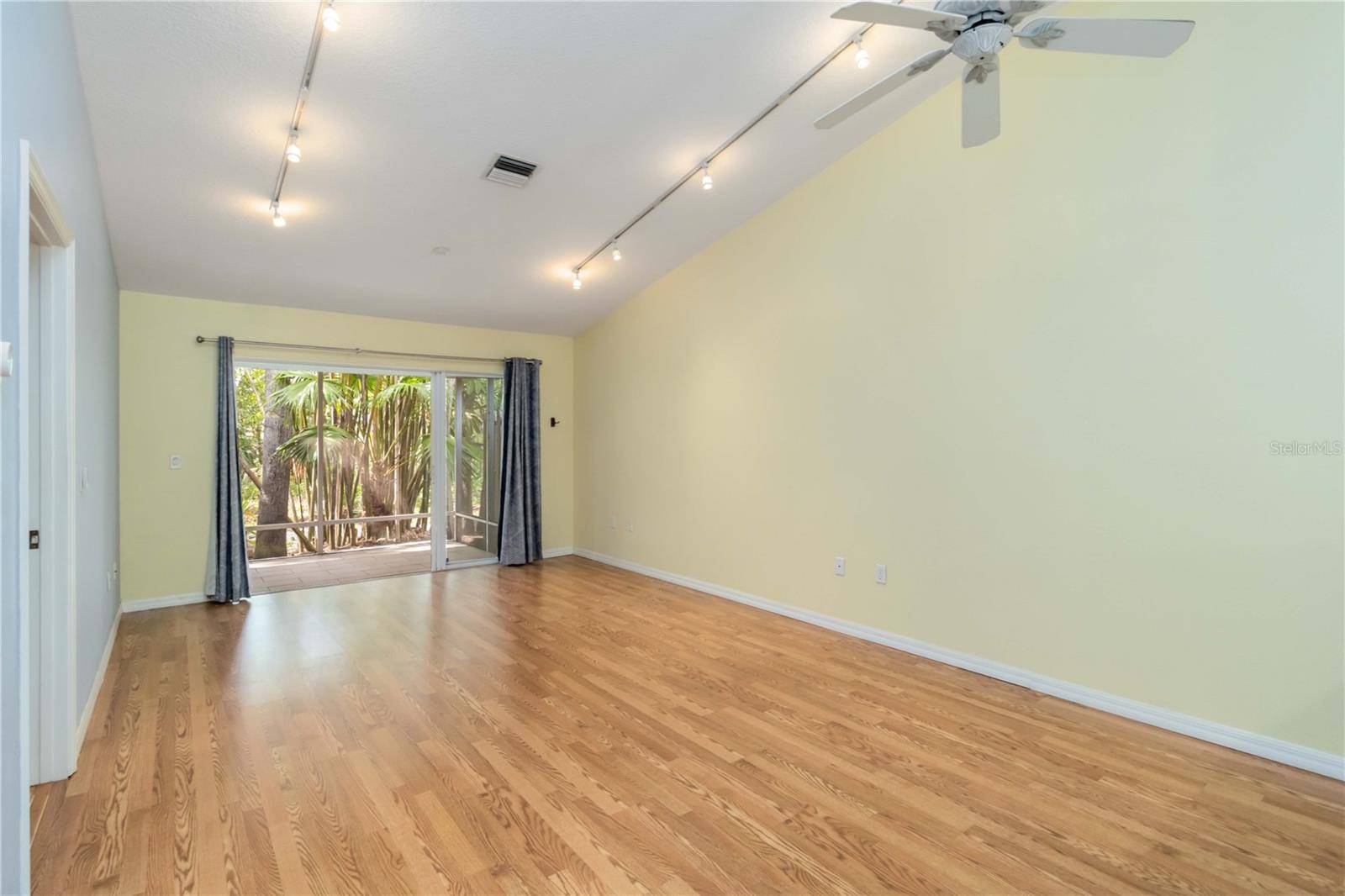 Sarasota, FL 34237,642 N JEFFERSON AVE #13