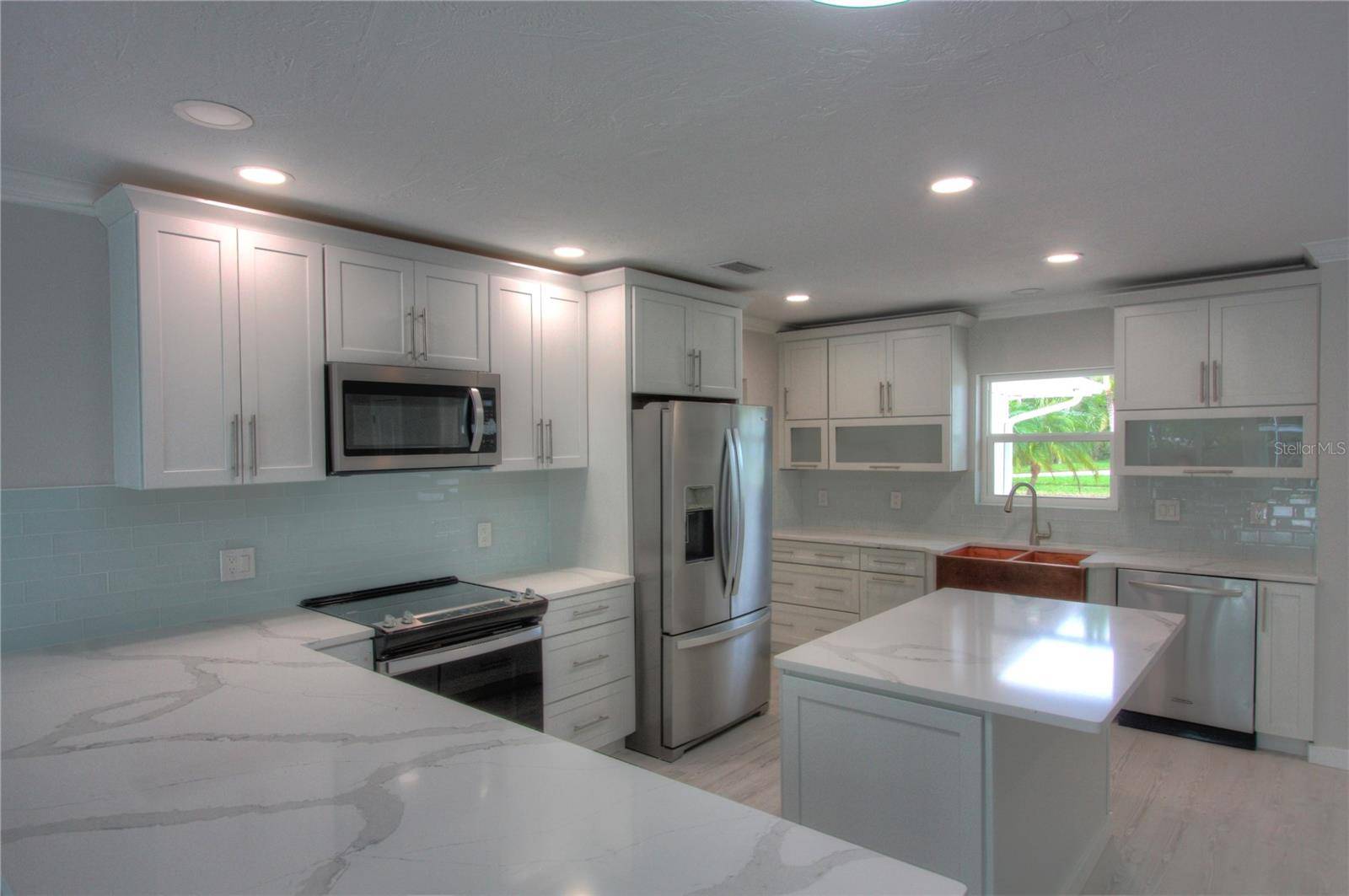 Sarasota, FL 34242,306 ISLAND CIR