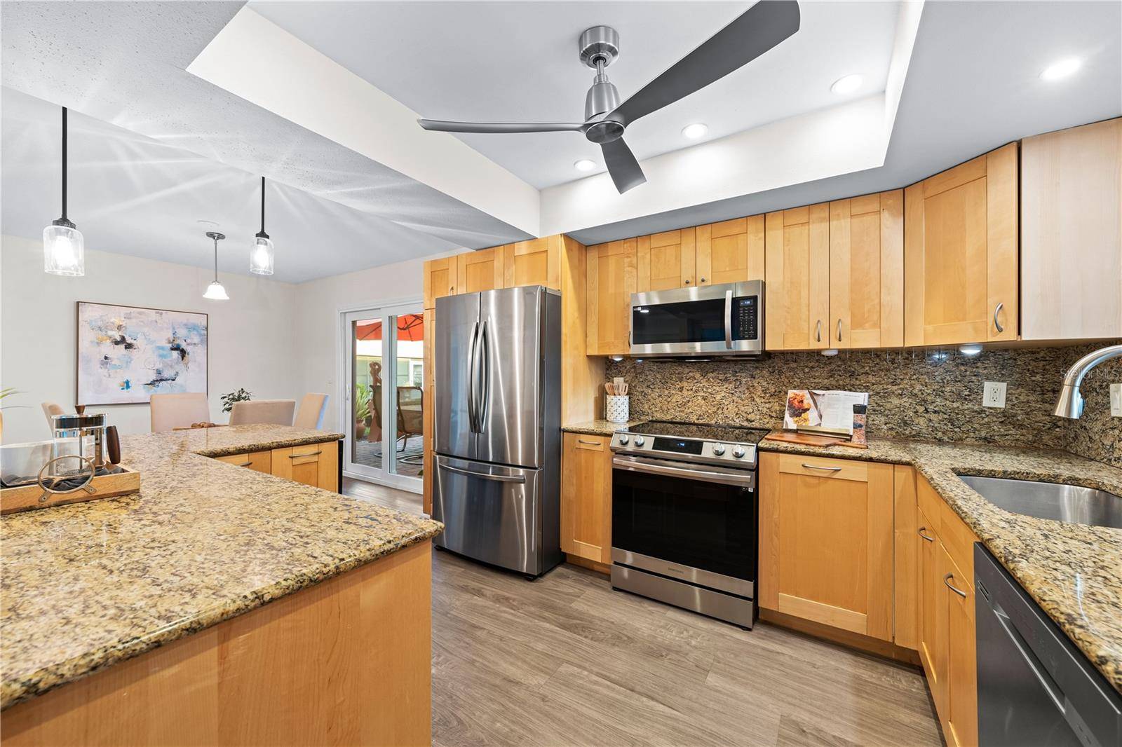 Sarasota, FL 34231,2419 RIVERBLUFF Pkwy #V233