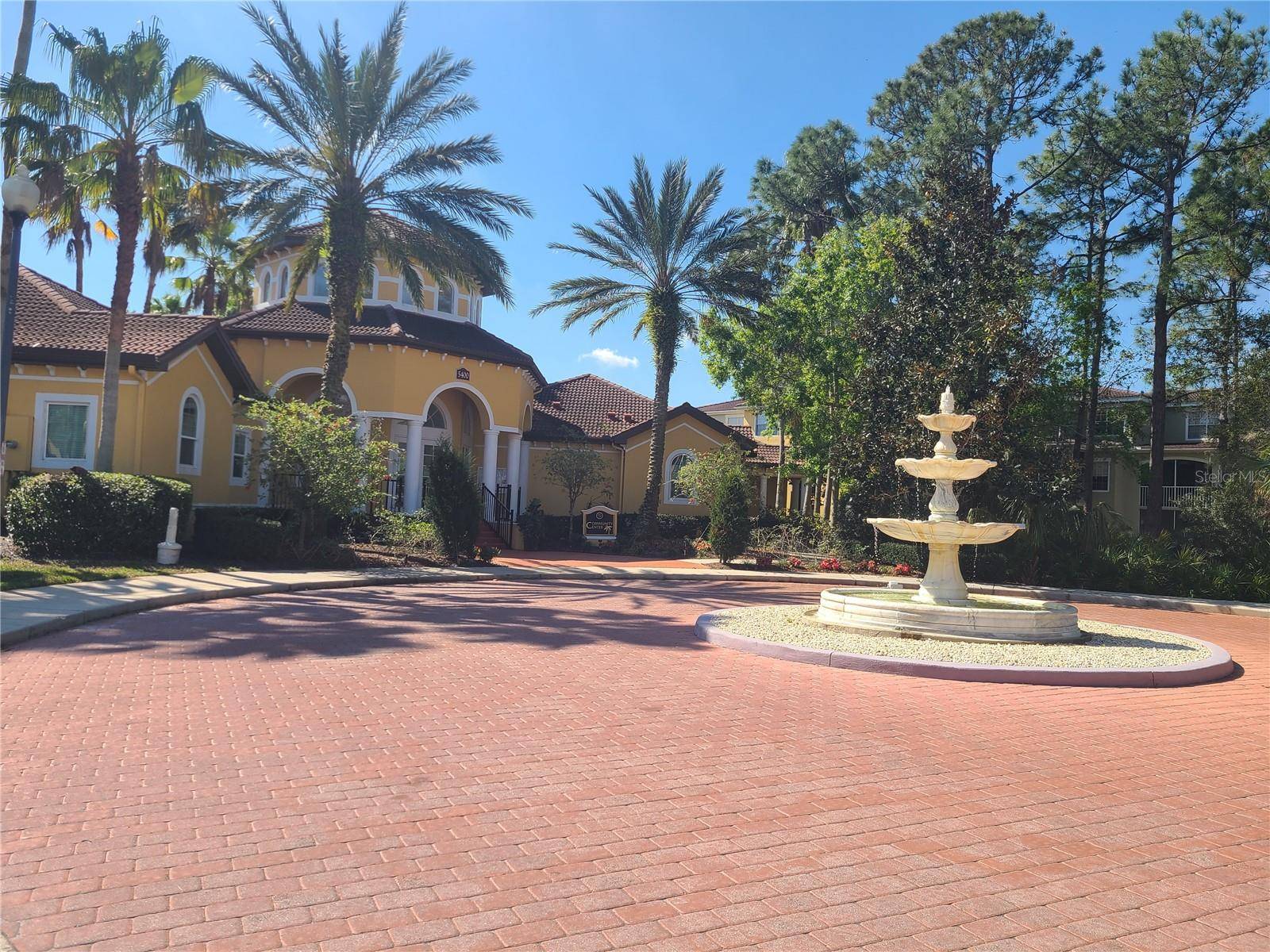 Sarasota, FL 34235,5711 BENTGRASS DR #19-204