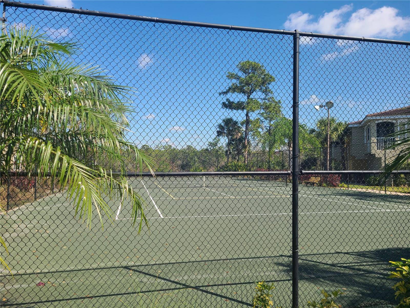 Sarasota, FL 34235,5711 BENTGRASS DR #19-204