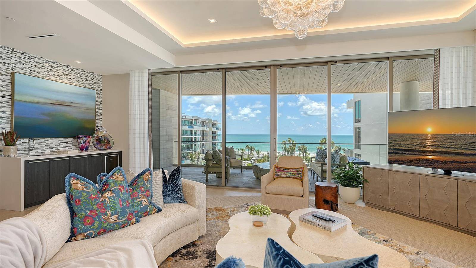 Longboat Key, FL 34228,1591 GULF OF MEXICO DR #511