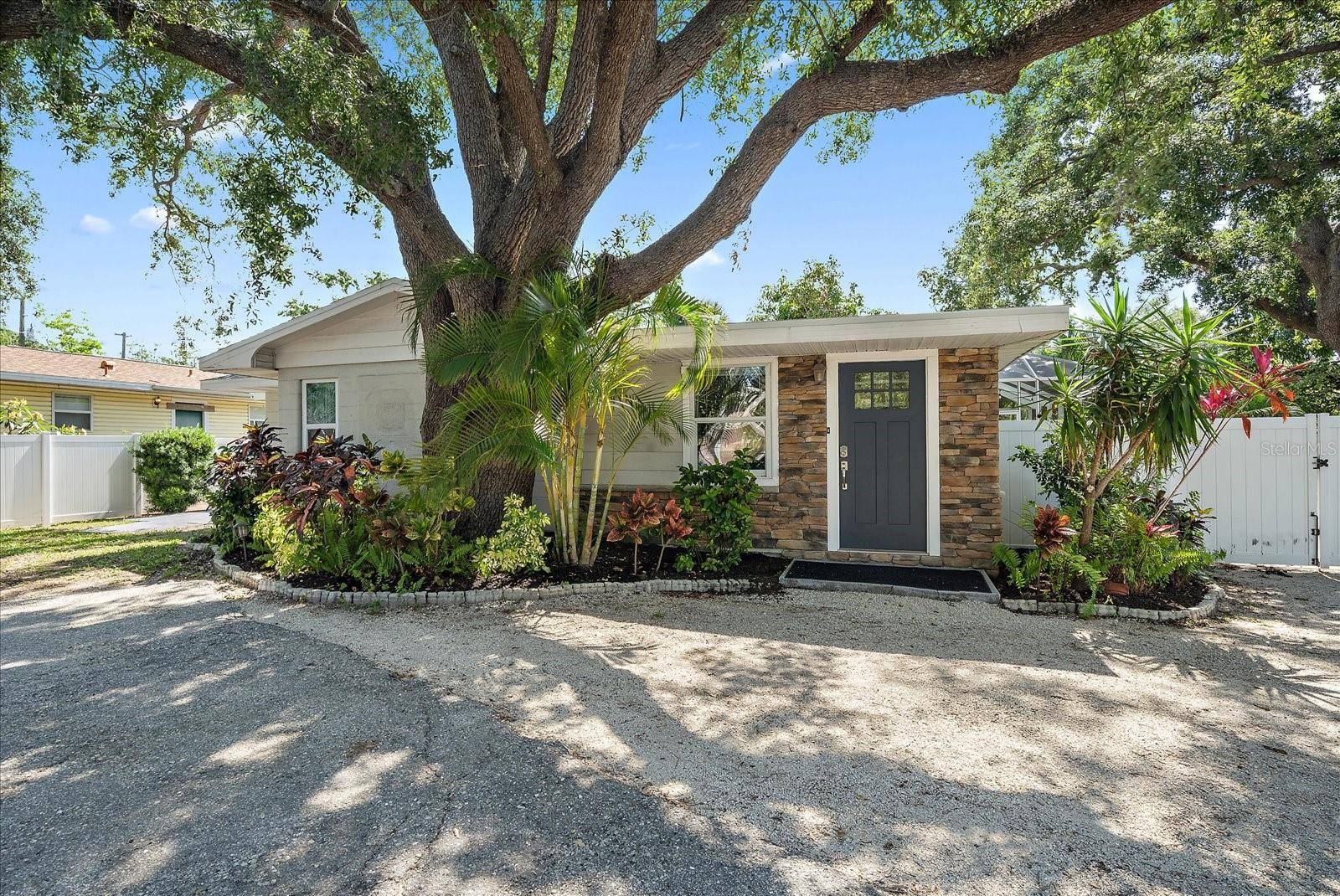 Sarasota, FL 34237,1019 S TUTTLE AVE