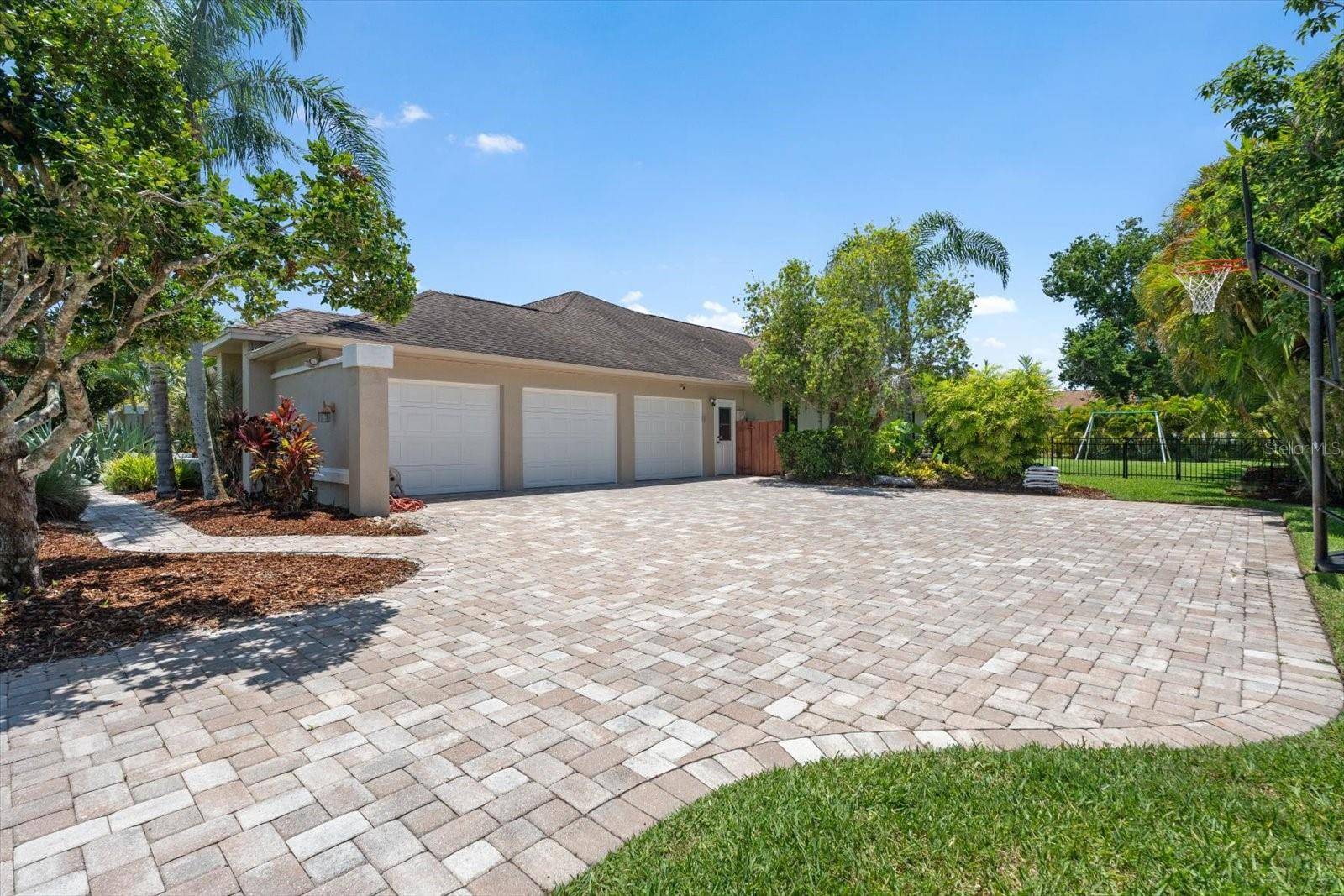 Sarasota, FL 34241,7321 HEMLOCK LN
