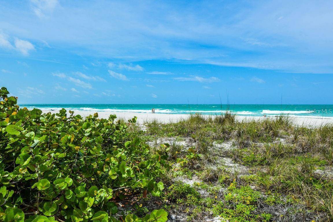 Holmes Beach, FL 34217,102 77TH ST