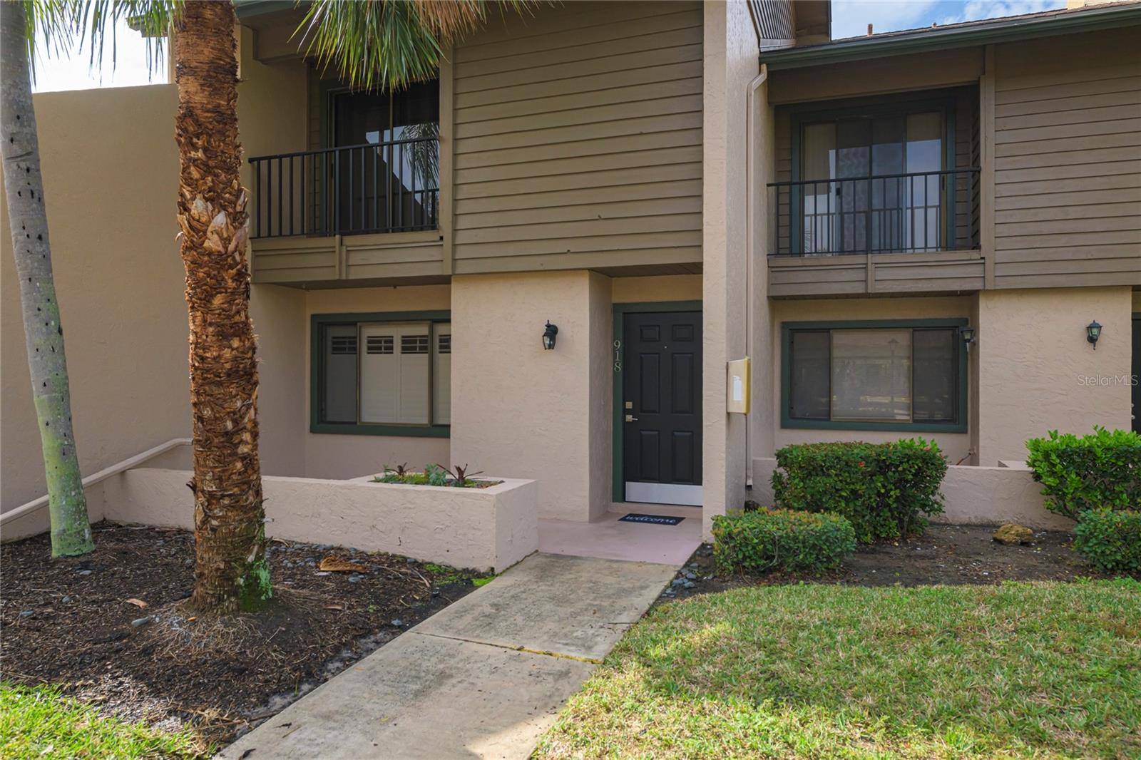 Sarasota, FL 34234,918 SUNRIDGE DR #E-4