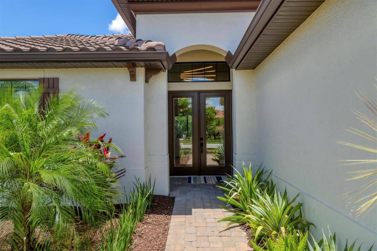 Sarasota, FL 34241,8020 CLEARWATER CT