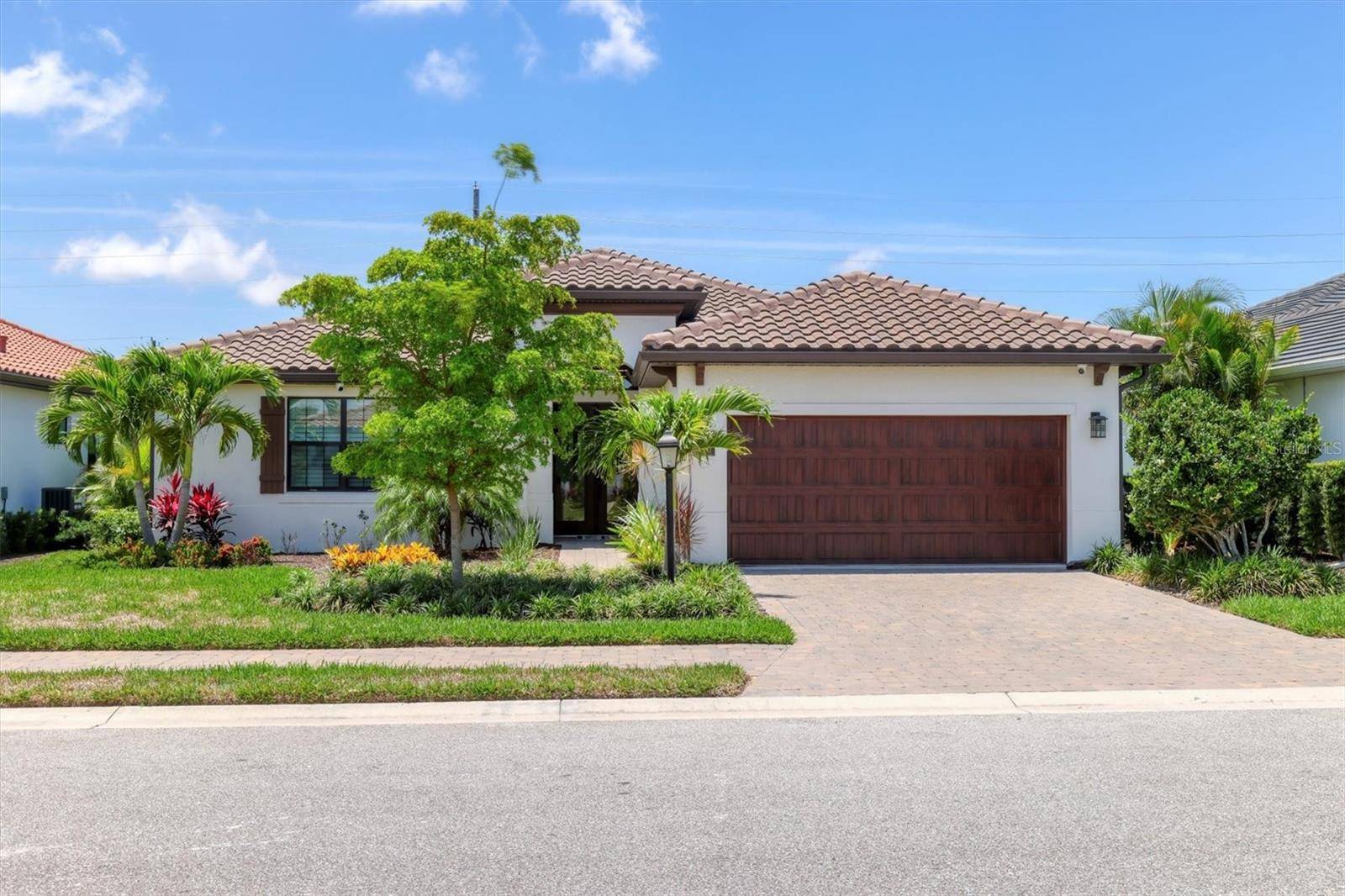 Sarasota, FL 34241,8020 CLEARWATER CT