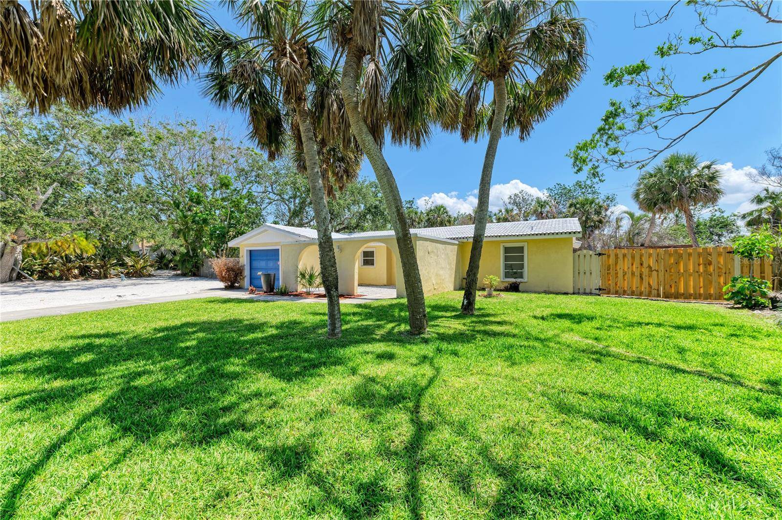 Sarasota, FL 34242,5223 SHADOW LAWN DR