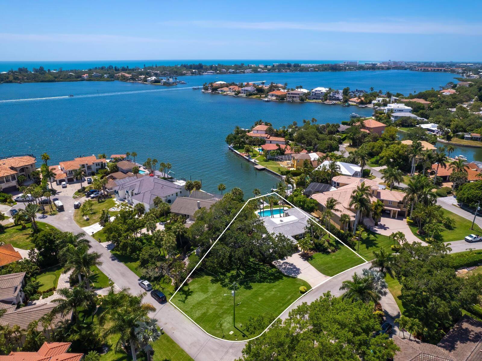 Sarasota, FL 34231,7614 PENINSULAR DR
