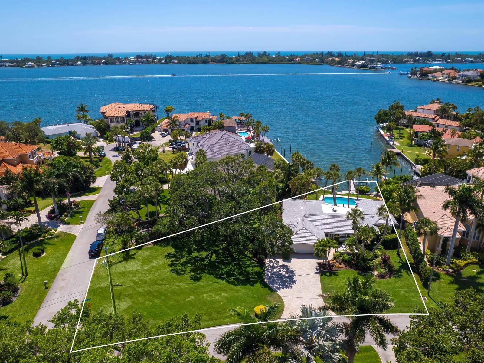 Sarasota, FL 34231,7614 PENINSULAR DR